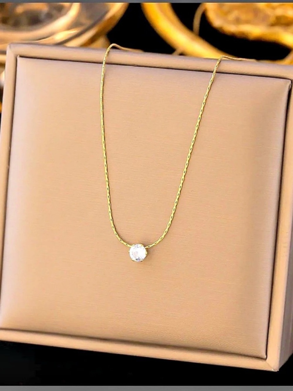 Gold-Tone Pendant Necklace Like New